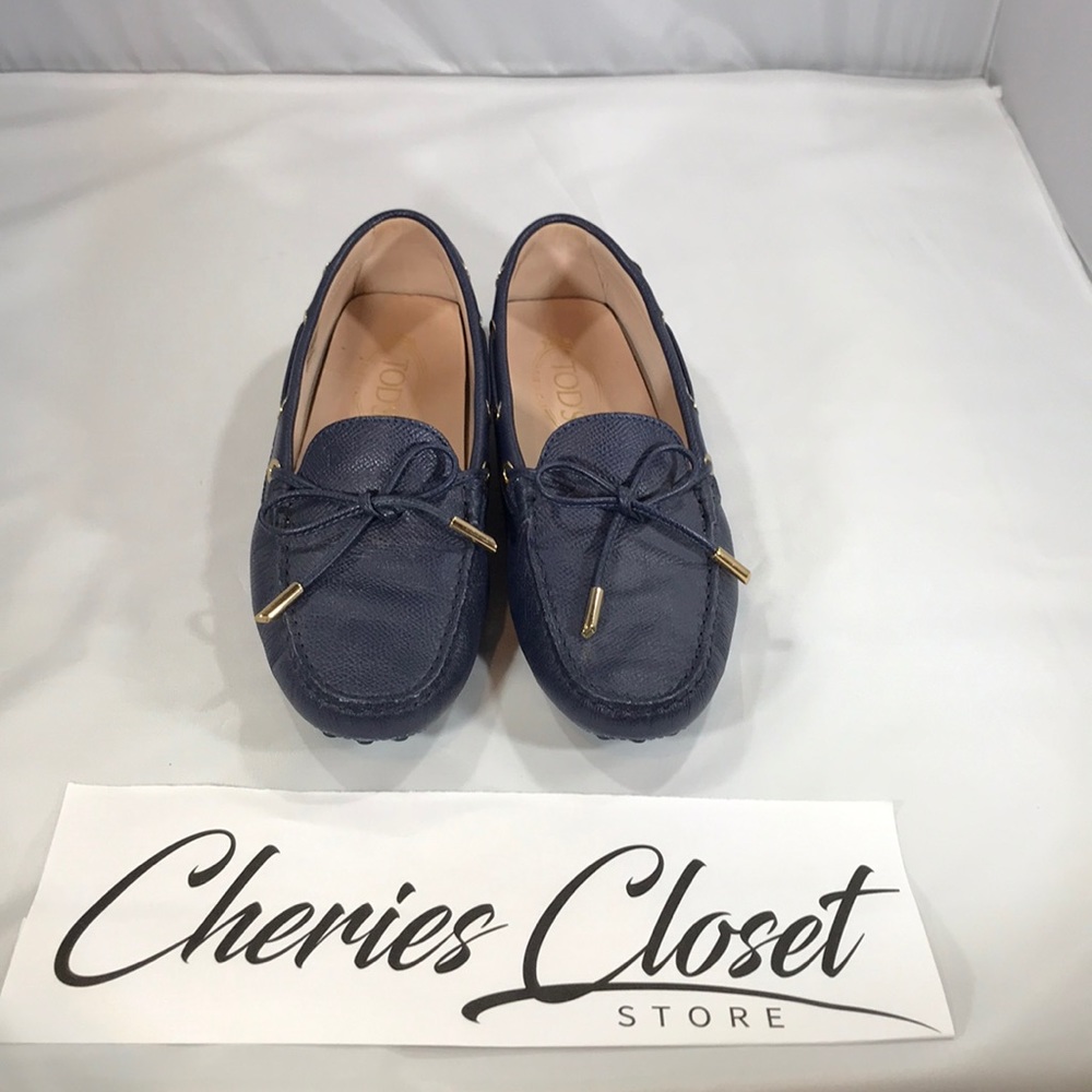 Tods gommino navy leather loafers